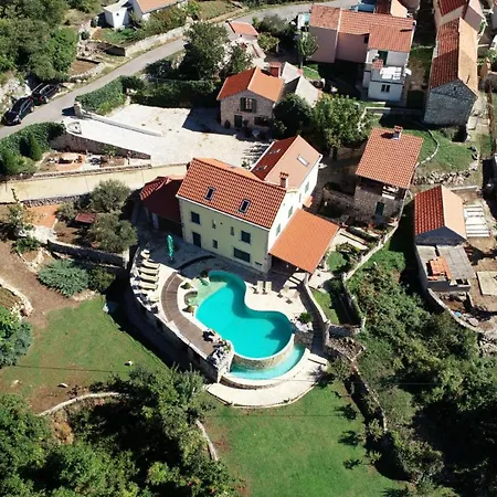 Olka-makarska By Guide *