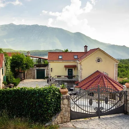 Olka-makarska By Guide